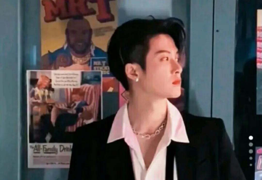 Xiao Zhan, Yang Zi, Yang Yang, Zhao Lusi, Wu Lei, Wang Yuan, Ren Min