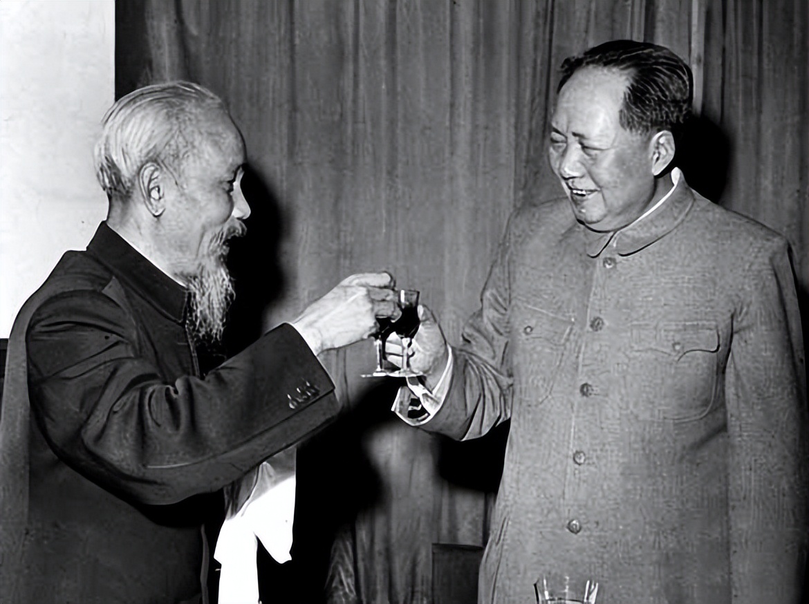In 1965, Mao Zedong made a decision, and Ho Chi Minh learned that he ...