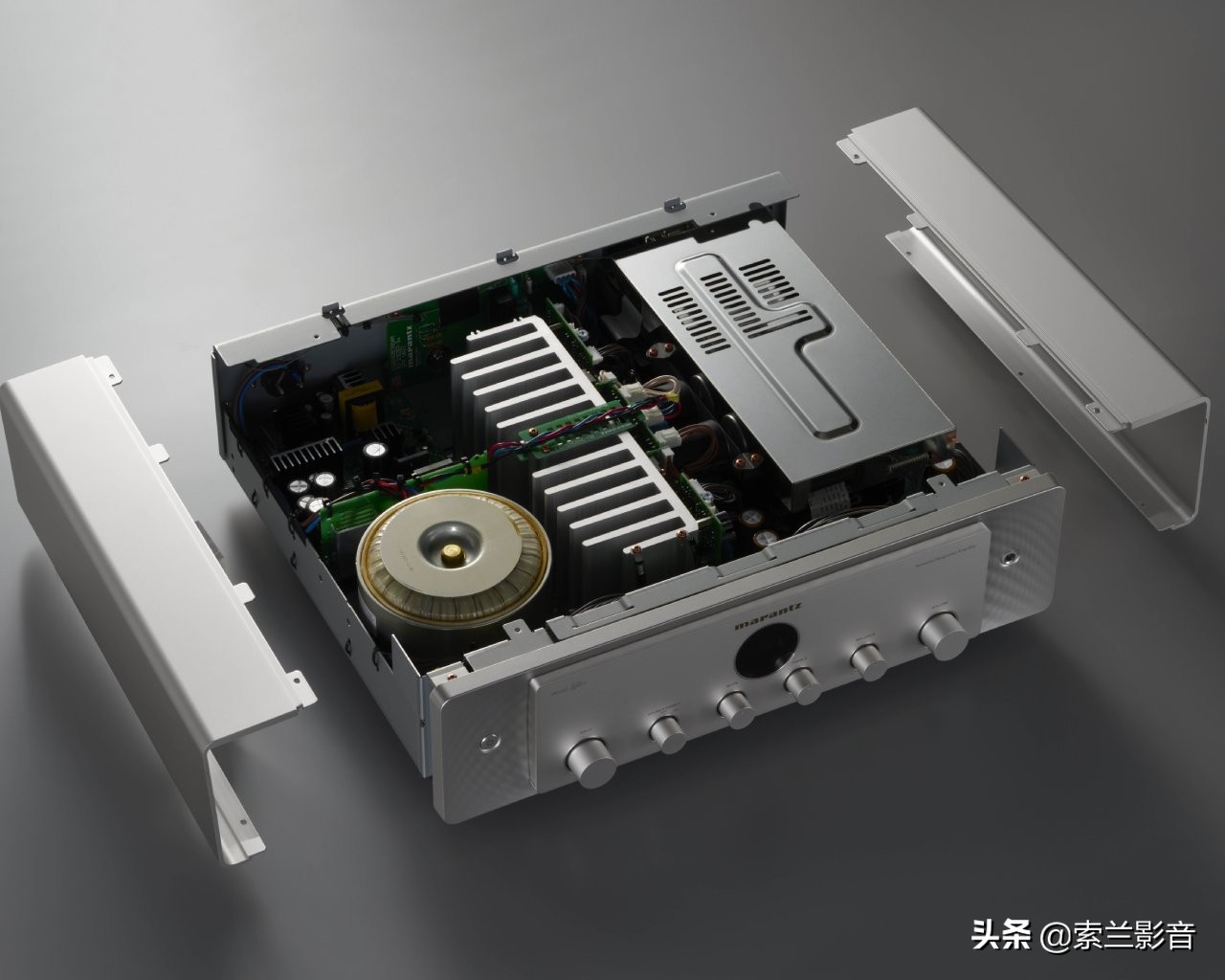 Comparison of internal components between the new Marantz MODEL 40n and Marantz PM7000N iNEWS Comparison of internal components between the new Marantz MODEL 40n and Marantz PM7000N iNEWS