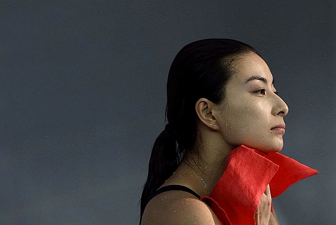 The Unspeakable Secrets of Female Divers!Shaving before the game is not