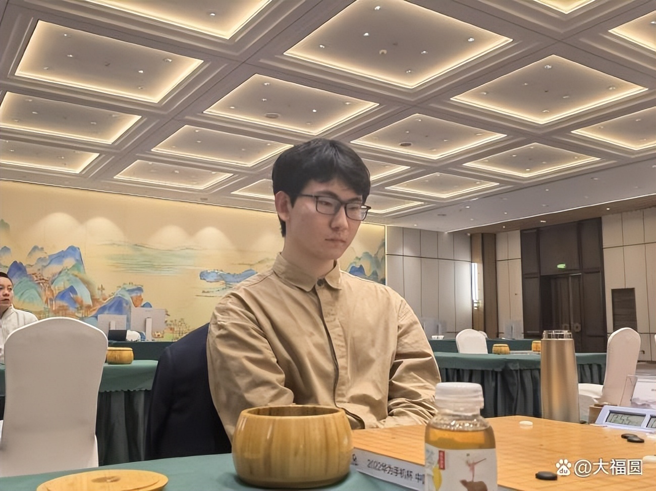 In the Siege League, Ding Hao suffers from "world championship sequelae