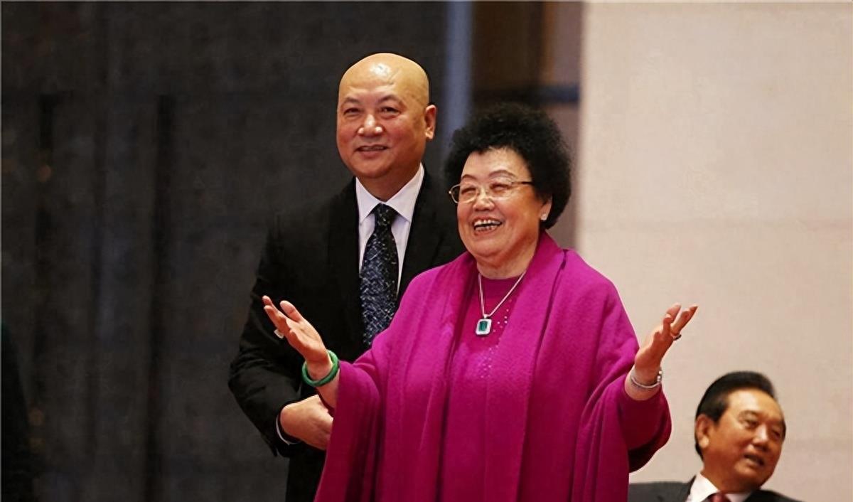 Who is Chen Lihua and what is her relationship with Puyi? Why can I ...