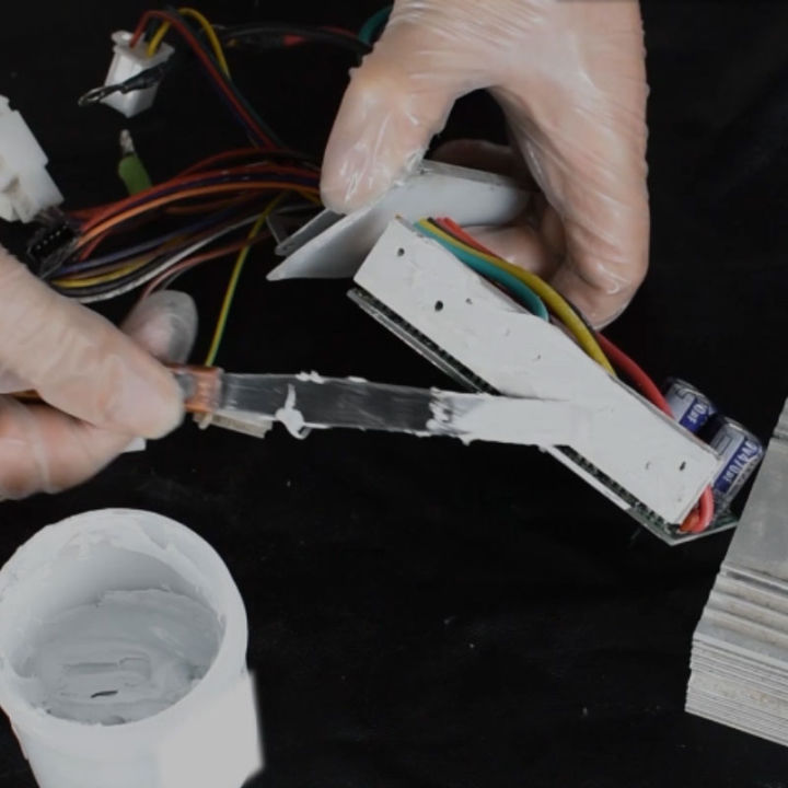 How to apply thermal grease more standardized?Do you need tools? iMedia