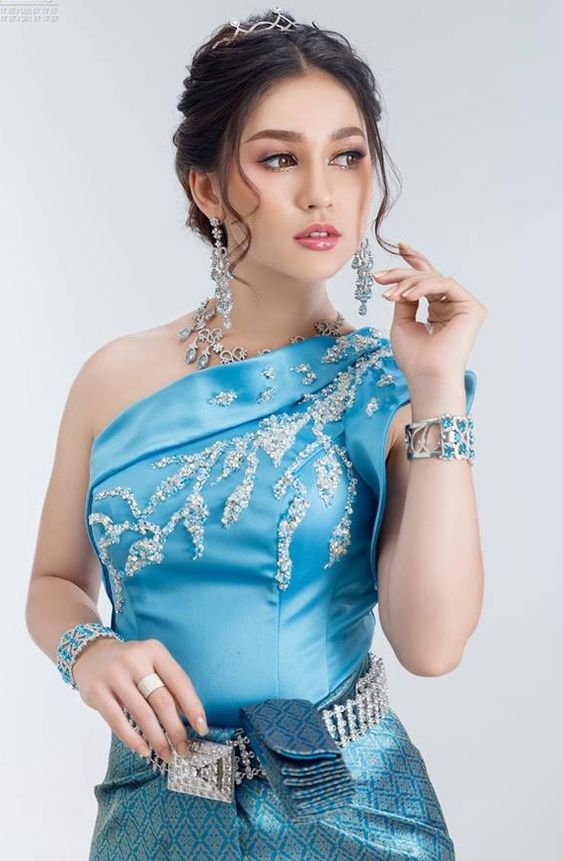 Go to Vietnam to play, tip the local girl 250 yuan, guess what will ...