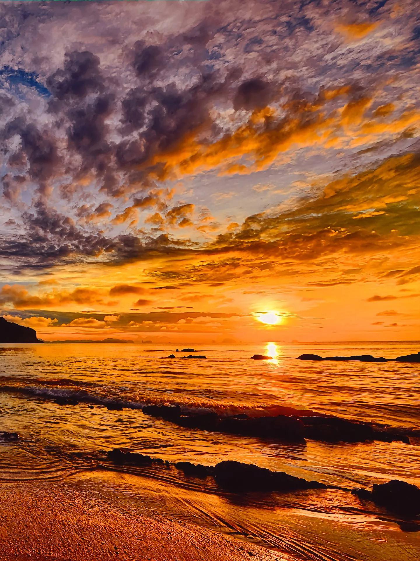 Those beautiful sentences describing the dusk, each sentence is as