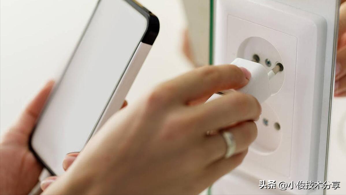 How to charge a new phone for the first time? Mastering the correct