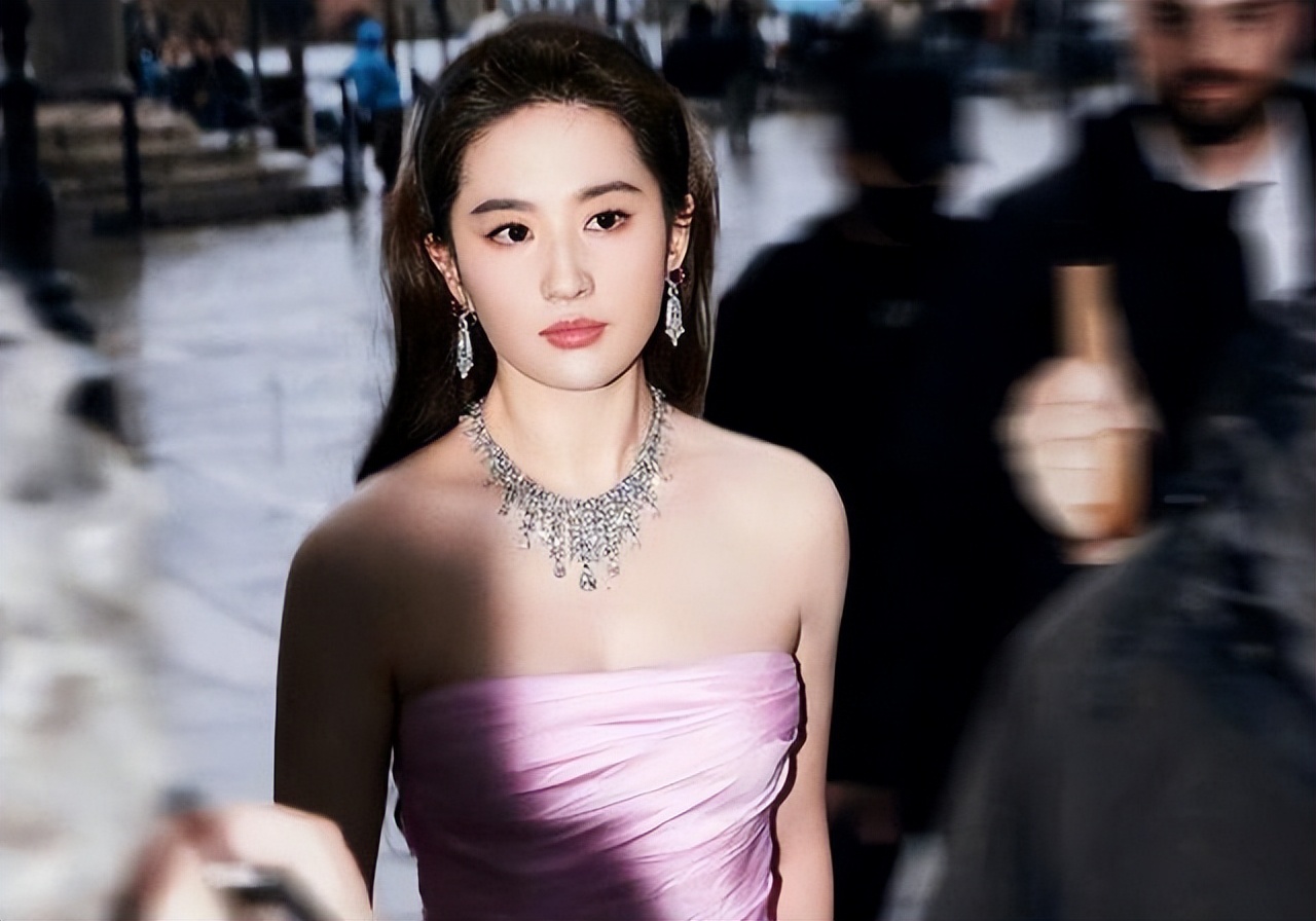 Bulgari wins! Liu Yifei and Anne Hathaway are in the same frame! - iNEWS