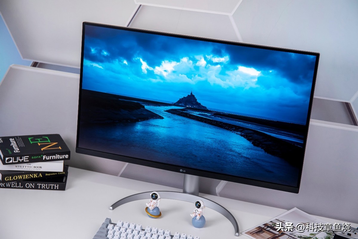 Taking into account both professionalism and entertainment, LG 27UQ850