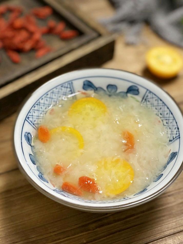 Can make the skin better, the white fungus soup is sweet and moisturizing, suitable for drinking