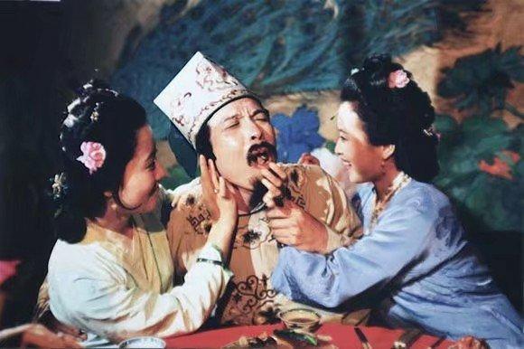 In Dream Of Red Mansions What Does sticking Biscuits Mean Have Qin 