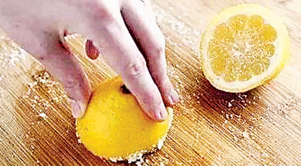 How To How To Clean A Wooden Cutting Board And Remove Stains? iNEWS