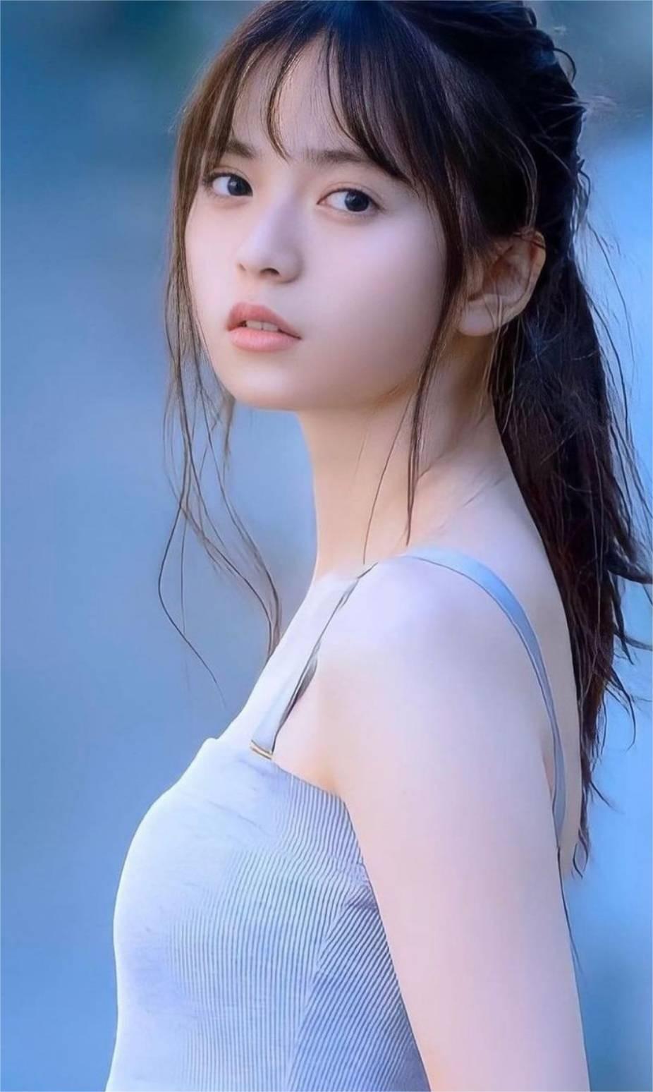 A Lovely Woman Like a Bird—Asuka Saito - iMedia