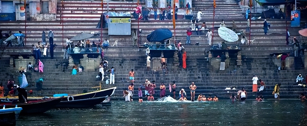 The Ganges River in India is so dirty, why do Indians drink it but ...