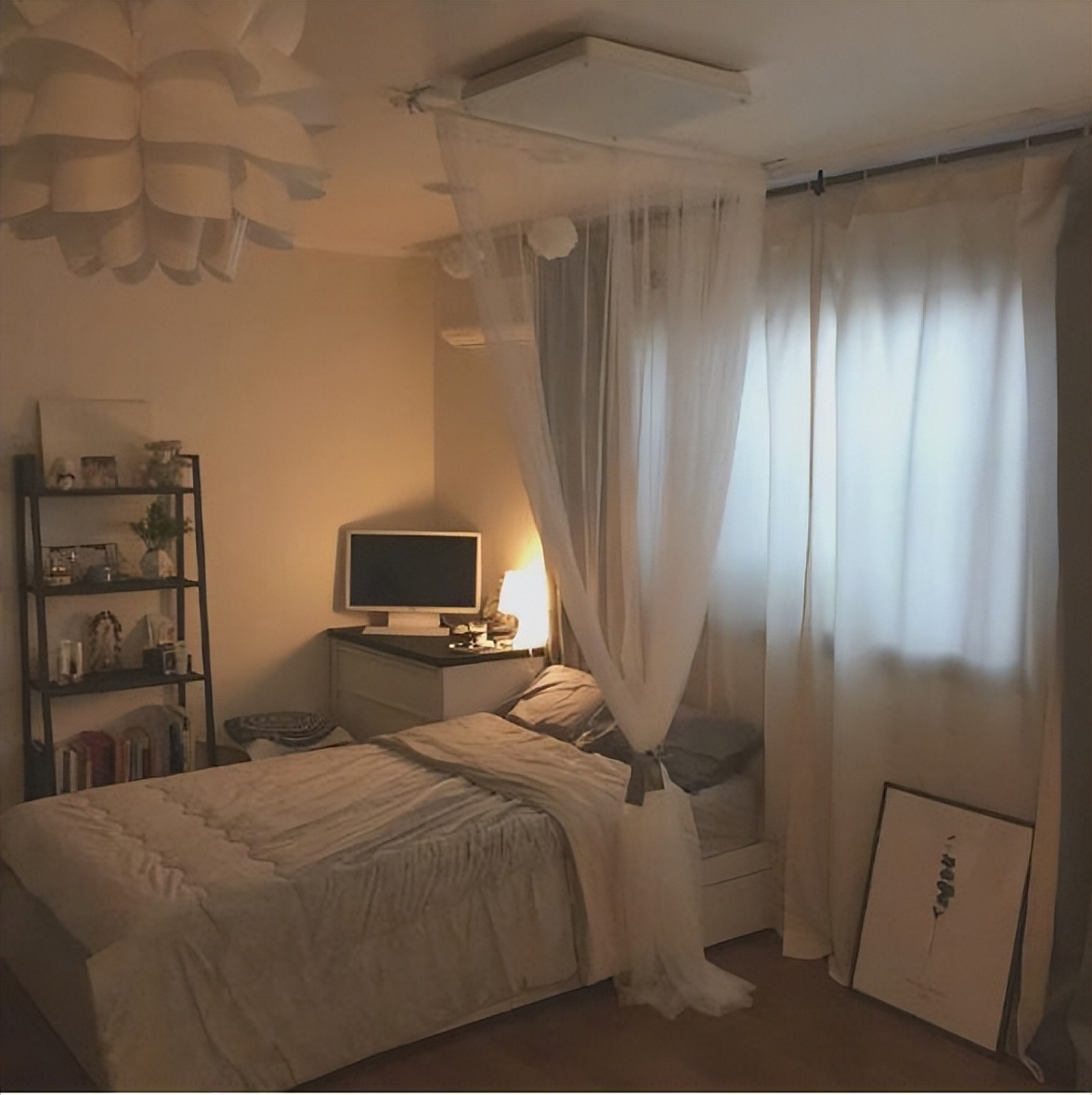 Should I rent a TV or a projector? - iNEWS