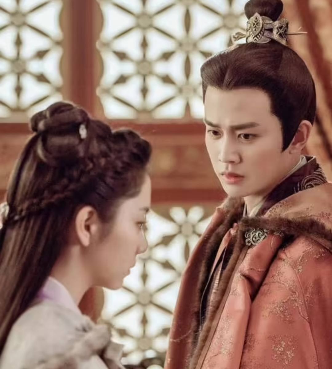 "Ancient Costume God" Ren Jialun, 6 years after his debut, eight ...