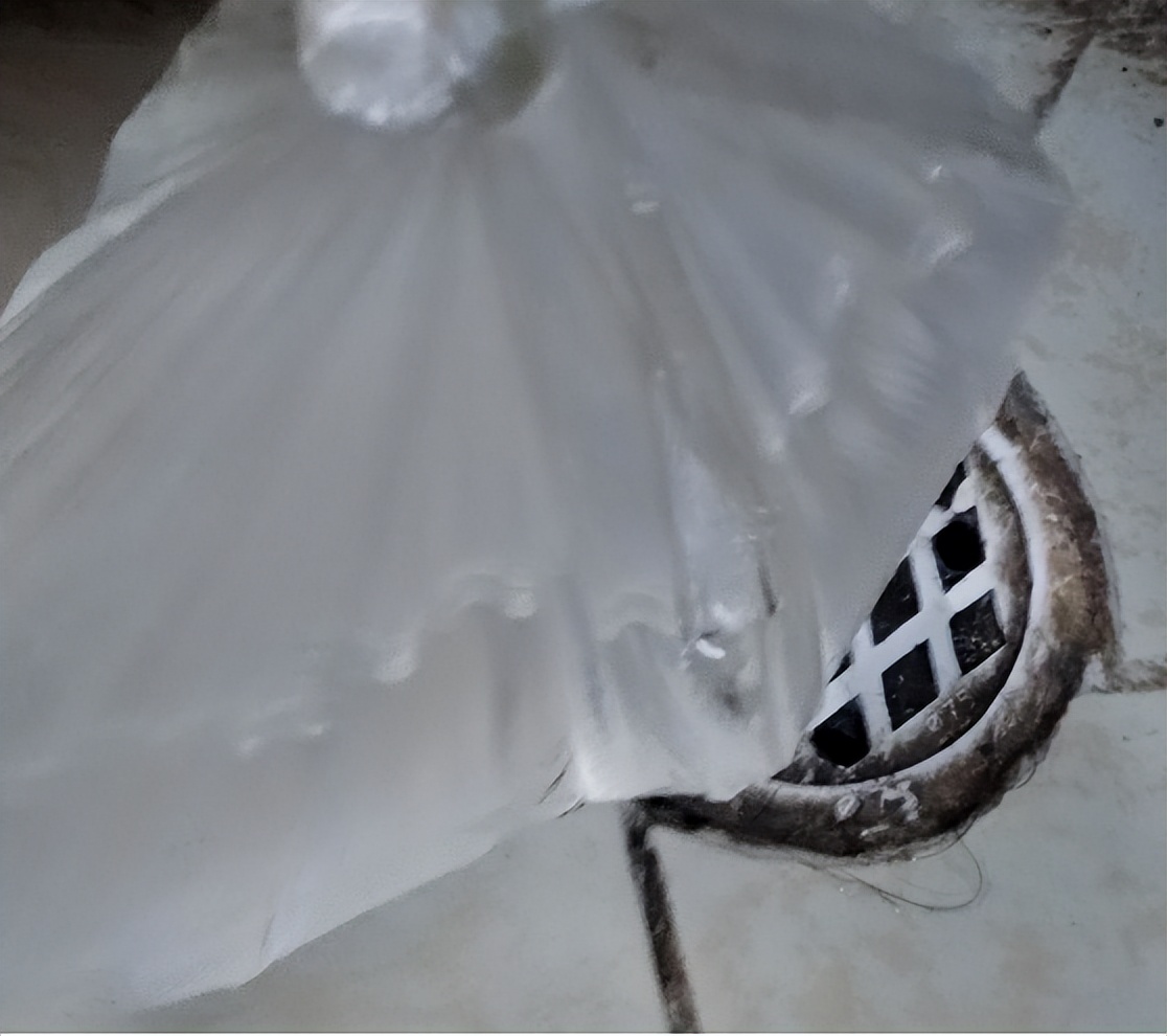 Why Do Empty Homes Smell? iNEWS