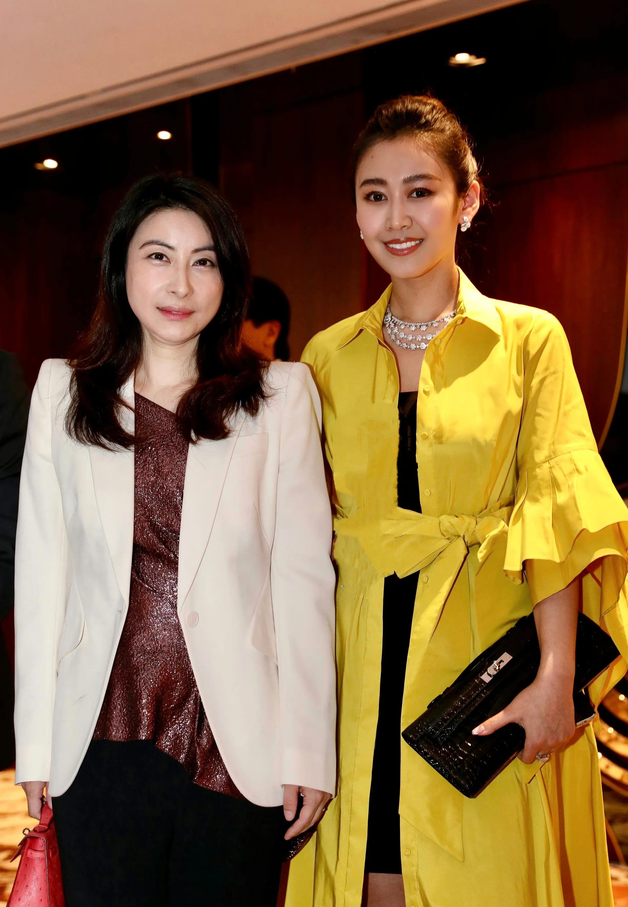 Guo Jingjing mentions Hermes worth 120,000 yuan to attend the charity ...