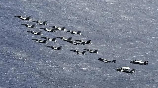 J-15T Entered Service With Chinese Carrier Aircraft Formation - INEWS