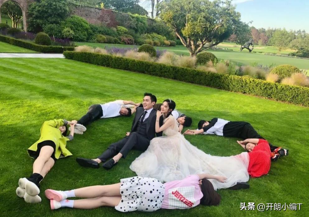 Zhang Ruoyun and Tang Yixin took a photo together to reveal the sweet ...