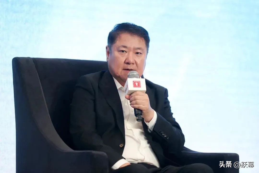 Yu Dong became a "watchman" in the film industry - iNEWS