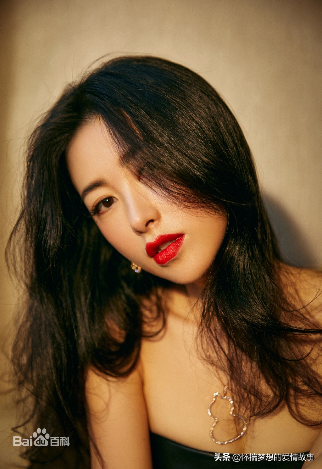 Actress Zhu Zhu who has performed outstandingly in film, television ...
