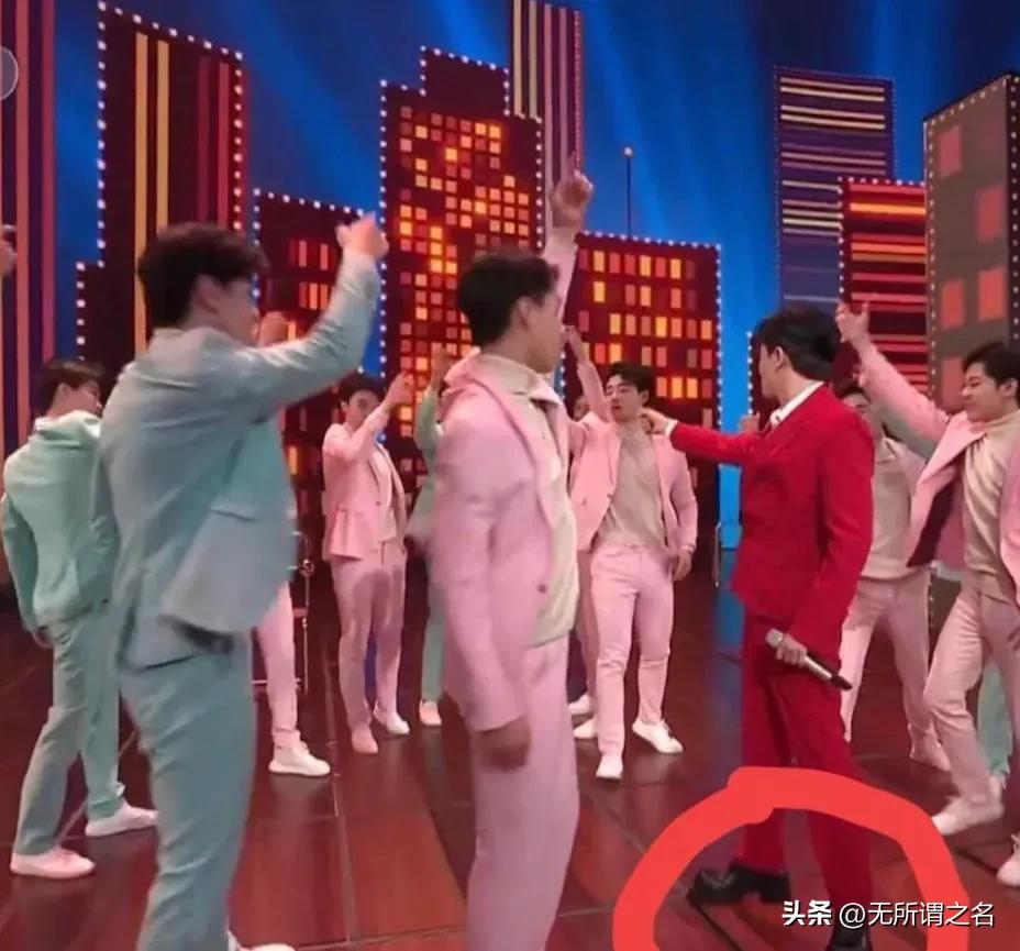 In the 2023 Spring Festival Gala, should Sa Beining and Su Youpeng wear ...