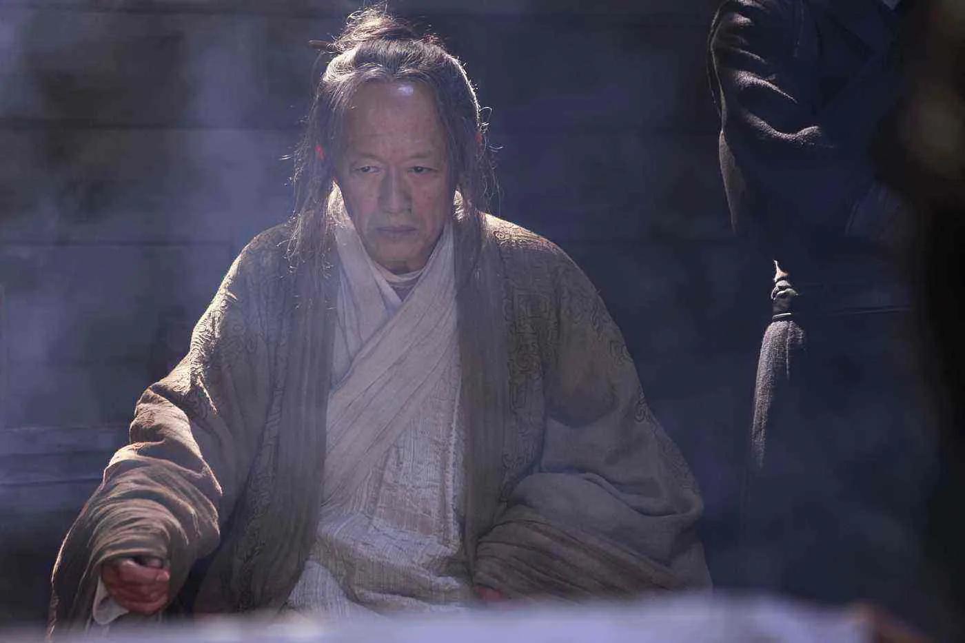 Evil pervades the life of the great eunuch 9000yearold Wei