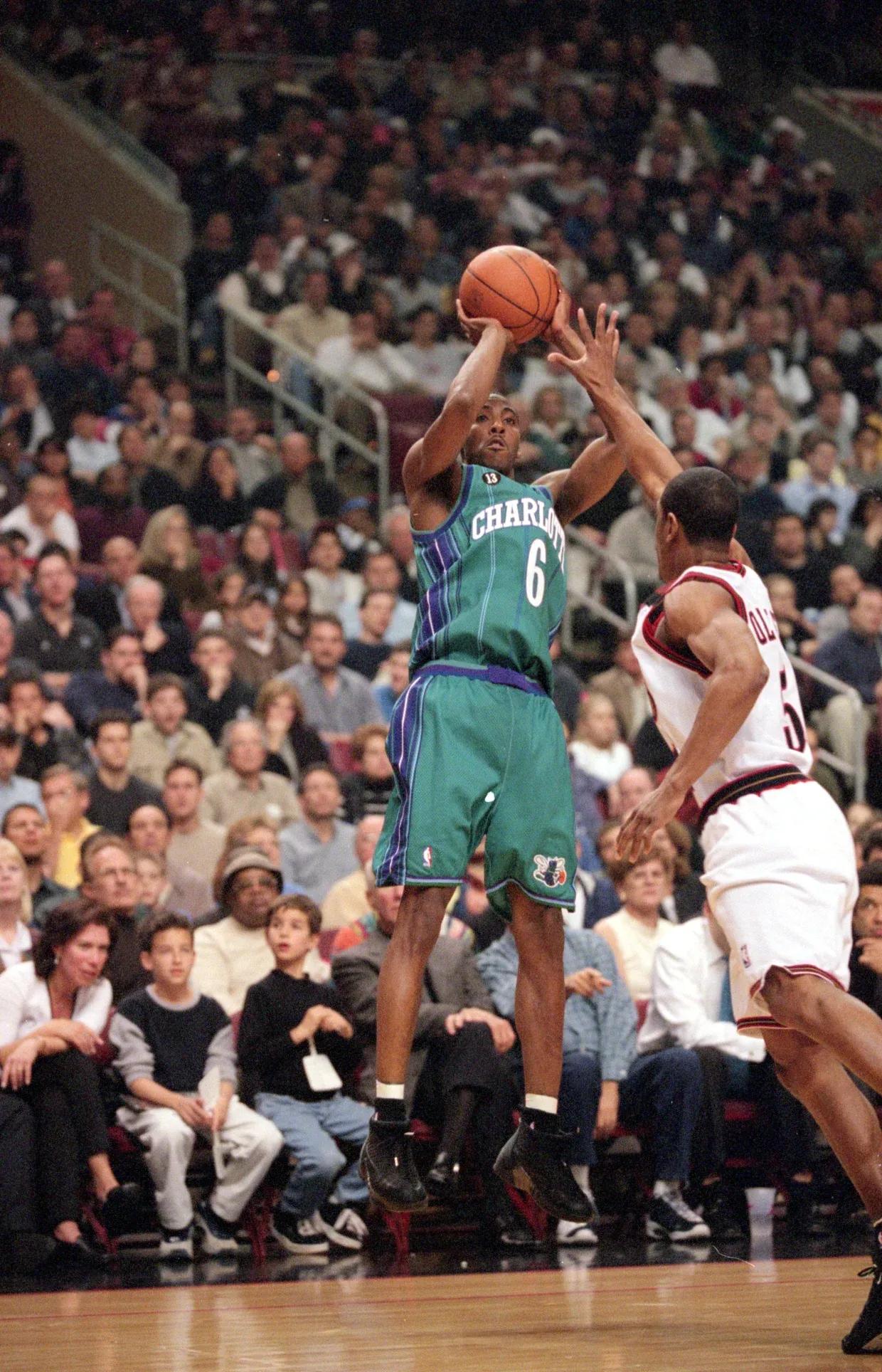 US media rearranges the list of the greatest shooting guards of the 90s