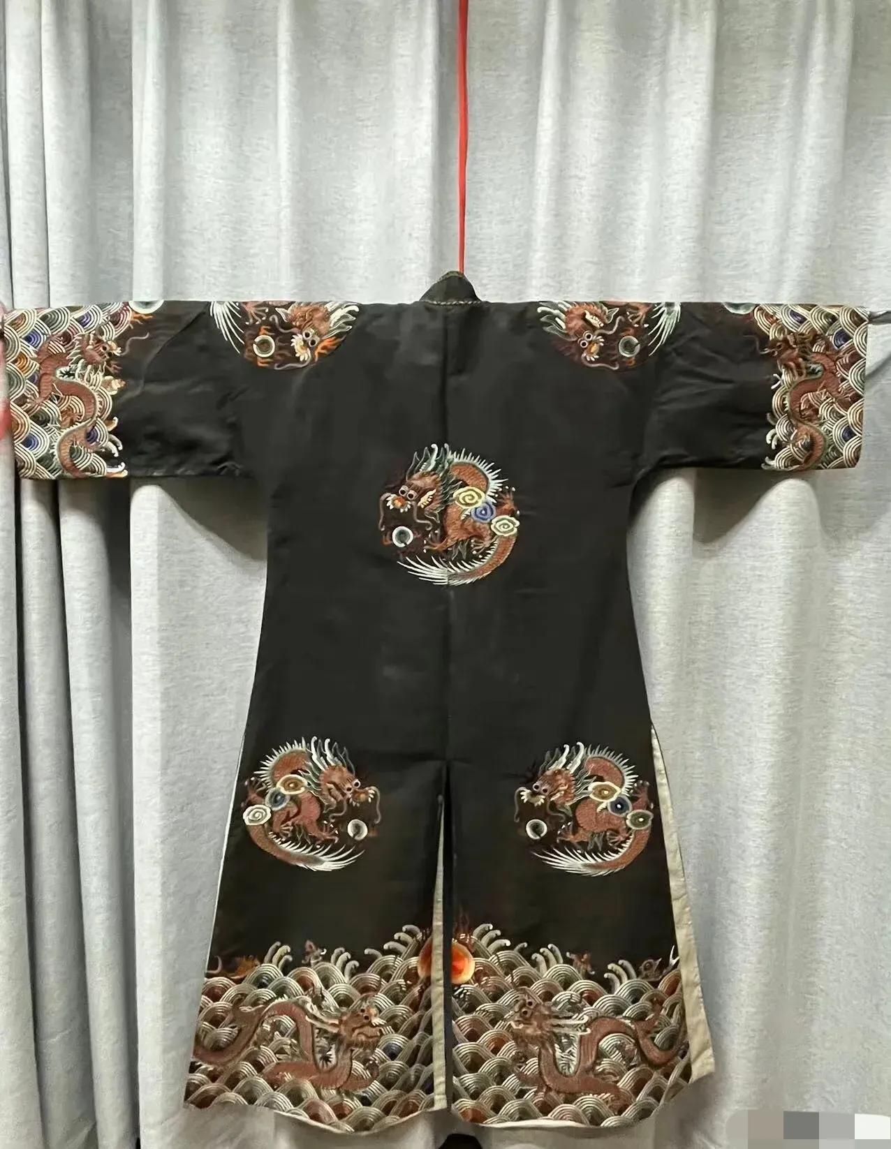 For Guo Degang's birthday, Meng Hetang gave a "boa robe" as a gift. I