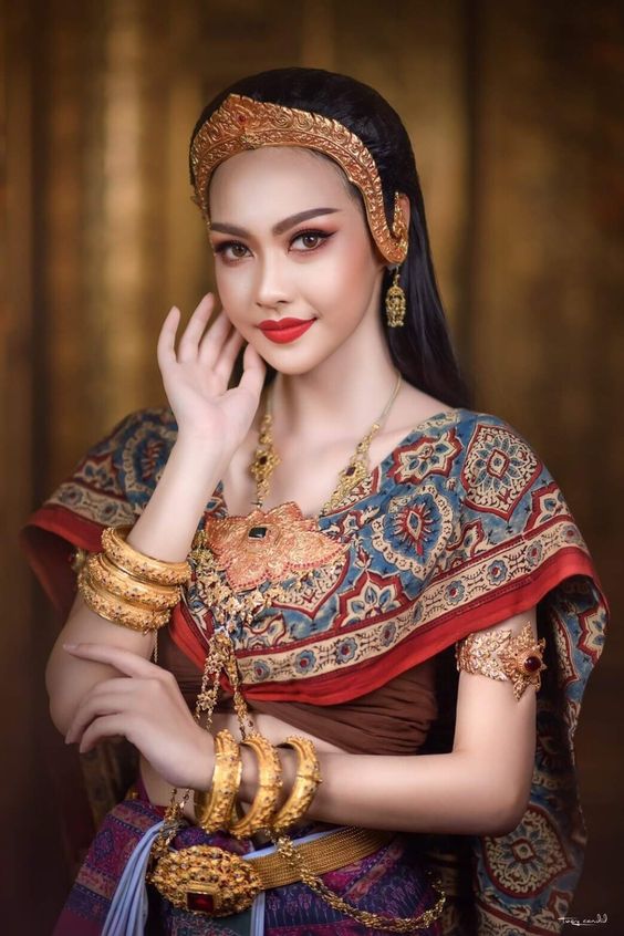 Give the Thai girl 300 RMB, and she will provide you with these ...