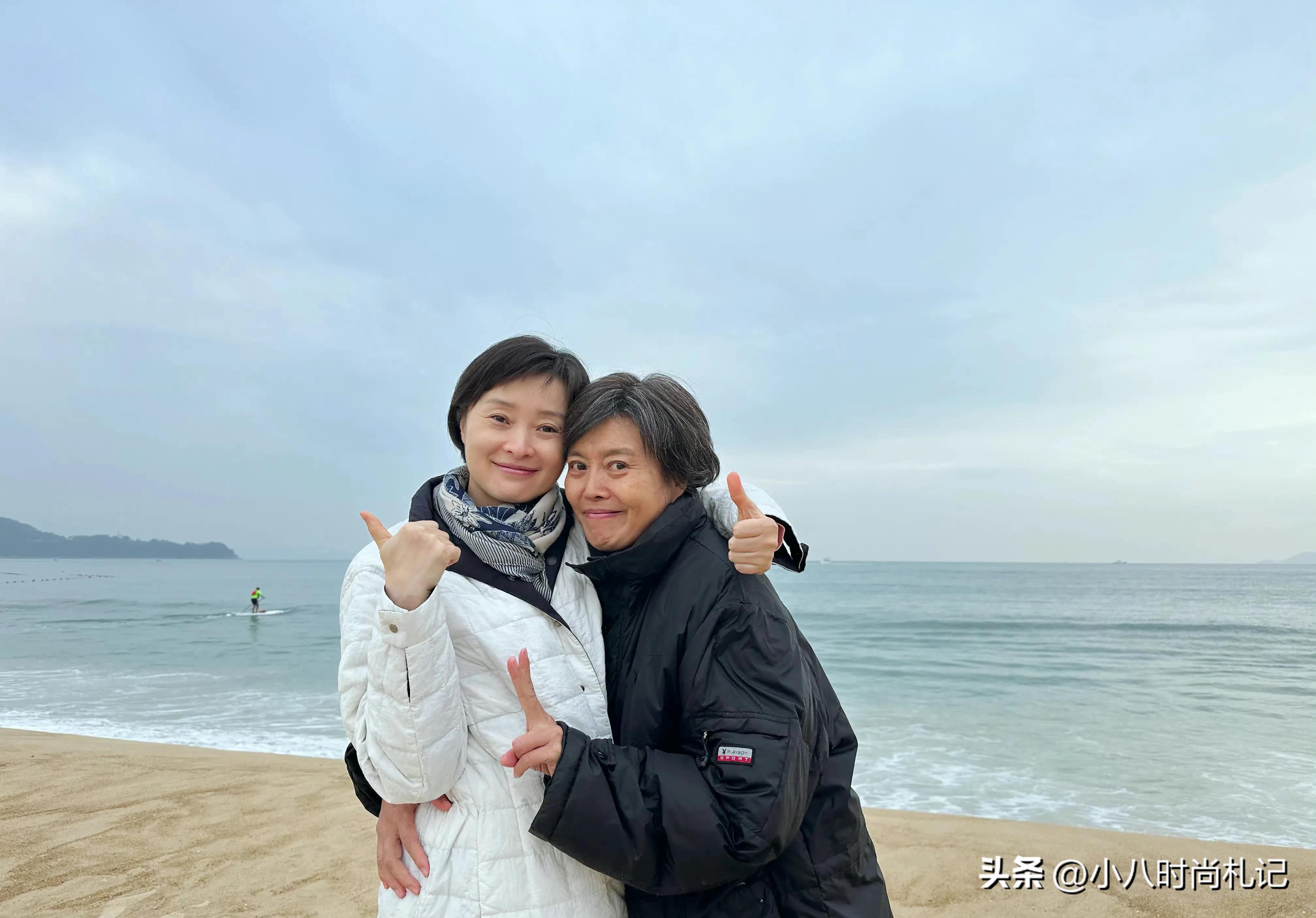 Wu Yue and Ding Jiali celebrate New Year's Eve at the seaside, 63-year ...