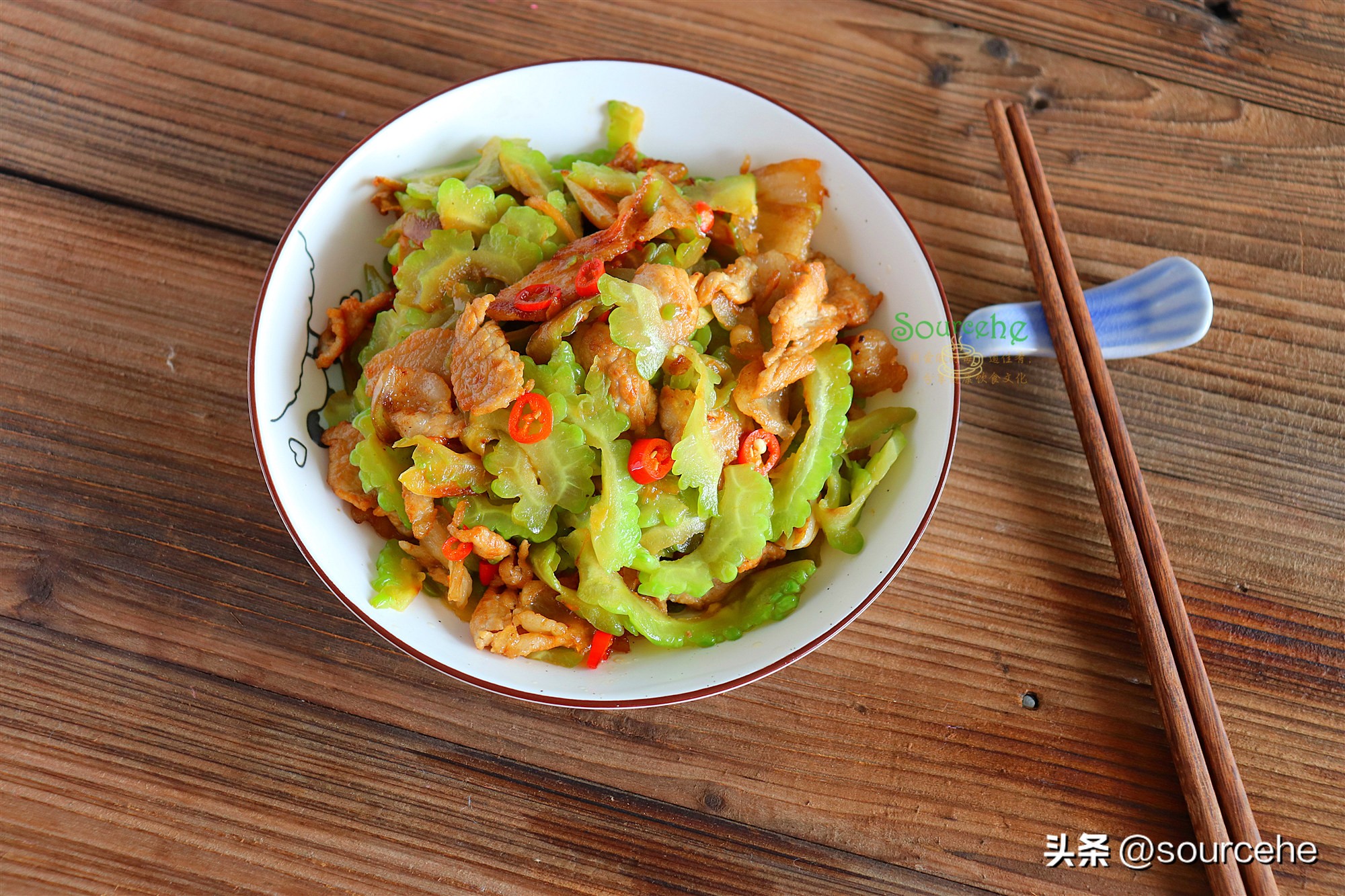 Stirfried meat with bitter gourd, add one more step, add another thing