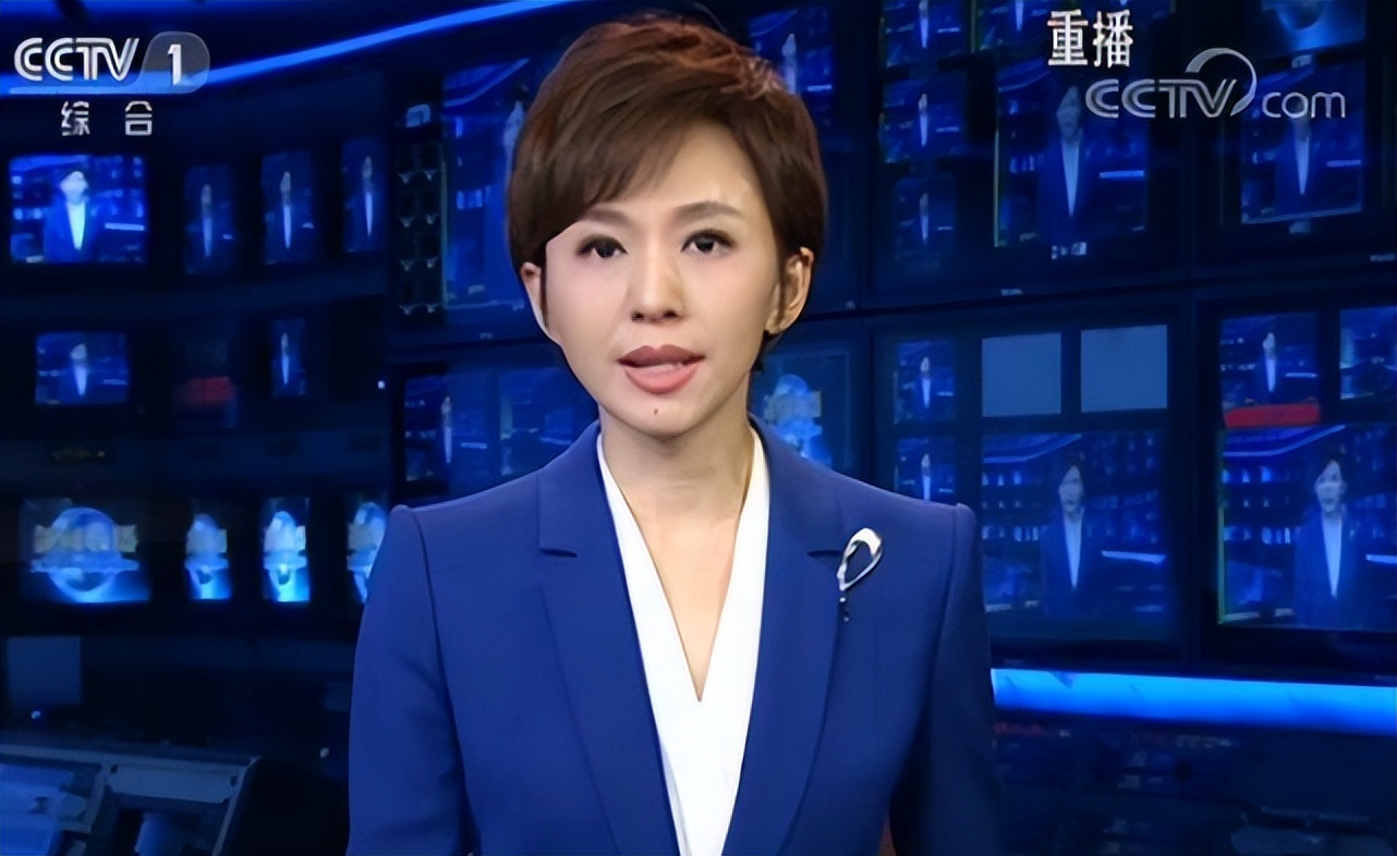 Ouyang Xiadan became an art test teacher, the scene of teaching