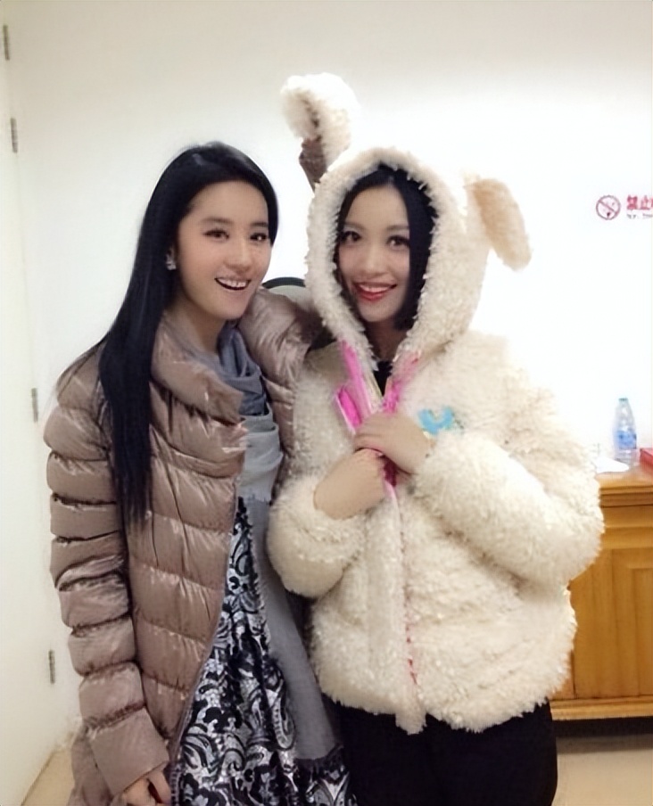 Yao Beina: Supporting young Liu Yifei, who died of cancer at the age of ...