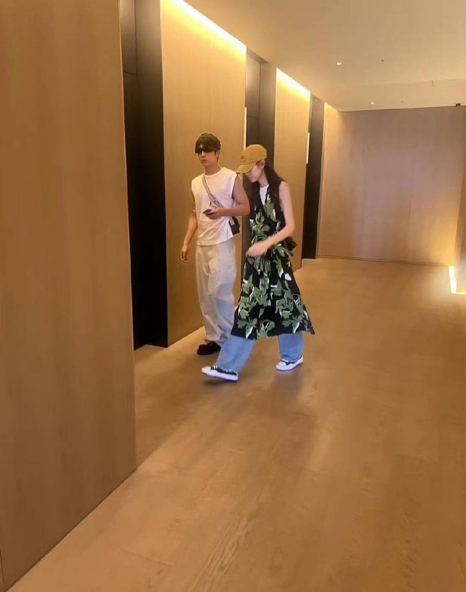jing-boran-and-liu-wen-were-met-by-chance-while-traveling-in-japan-the
