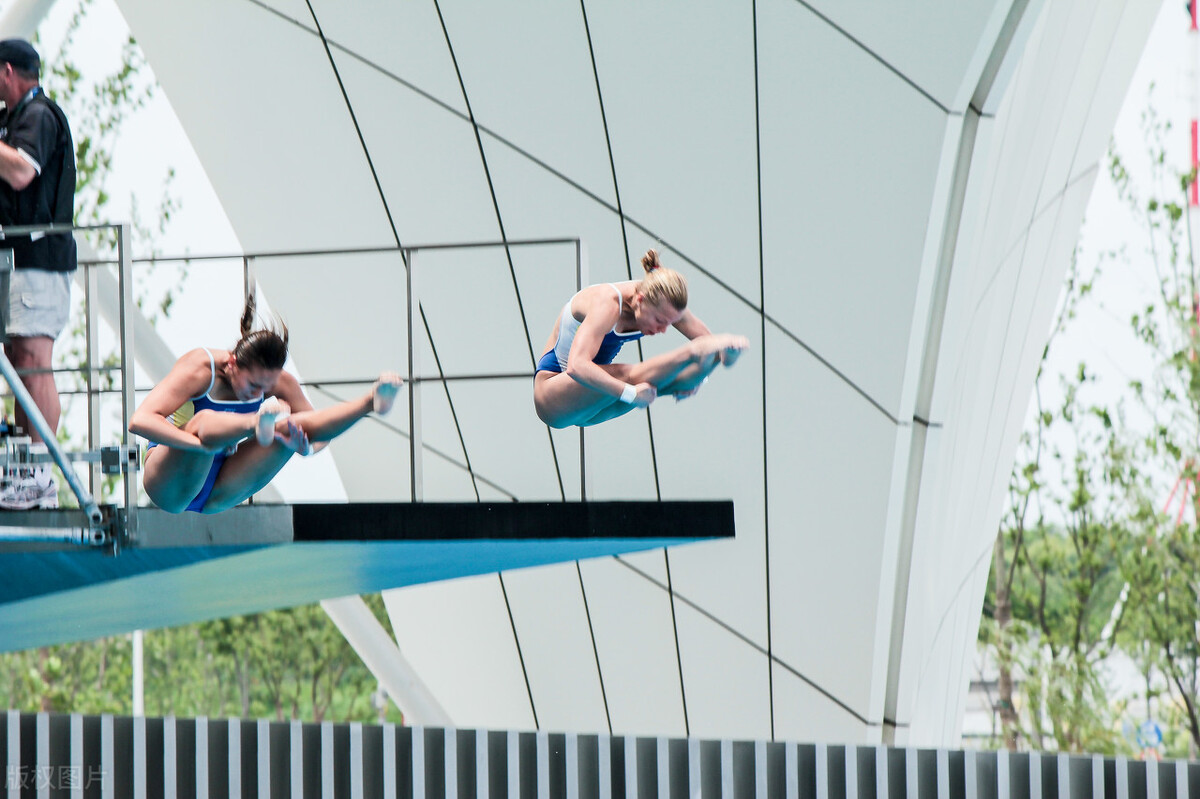 Why do divers take a shower after every dive? iNEWS