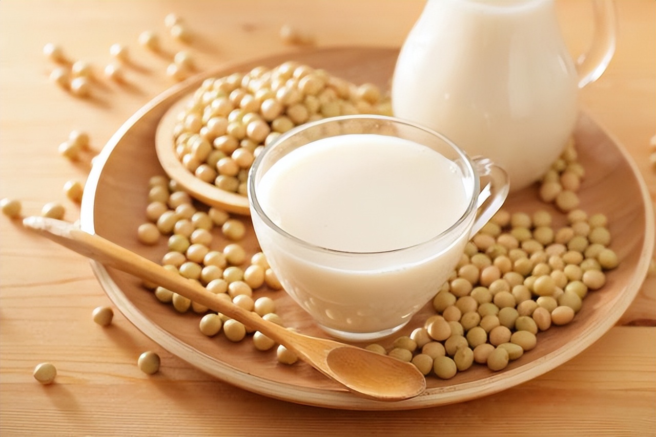 Will drinking soy milk cause uterine fibroids?Are soy products linked to breast cancer?one essay