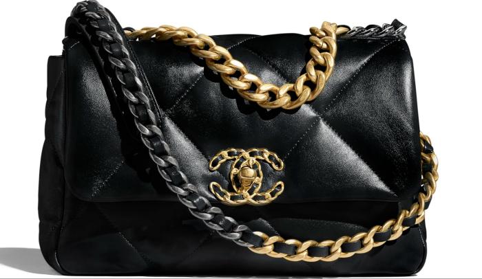Chanel 22 handbag was mocked as a garbage bag but sold out!Why do handbags  love to be named 22, 19, 2.55? - iNEWS