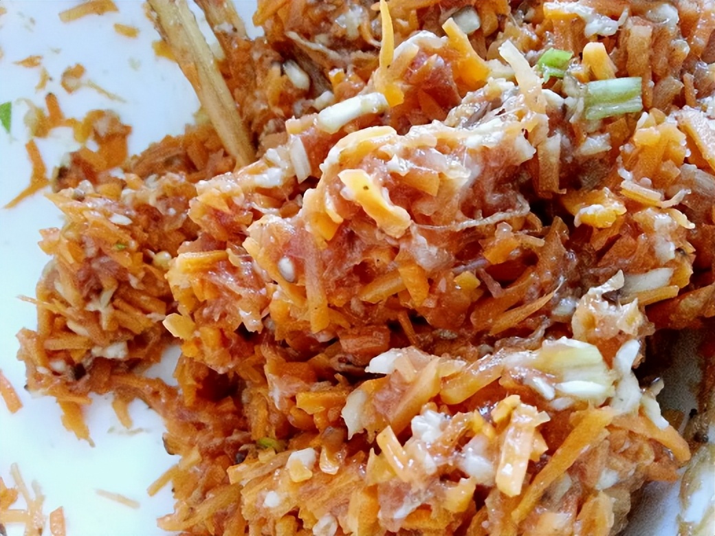 Dumplings are delicious because the stuffing is well mixed. Share 6