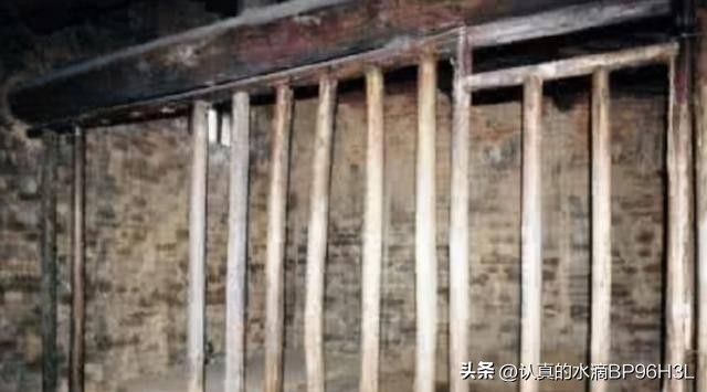 Obwoi The powerful minister Oboi was overthrown by Emperor Kangxi. Why was he ...