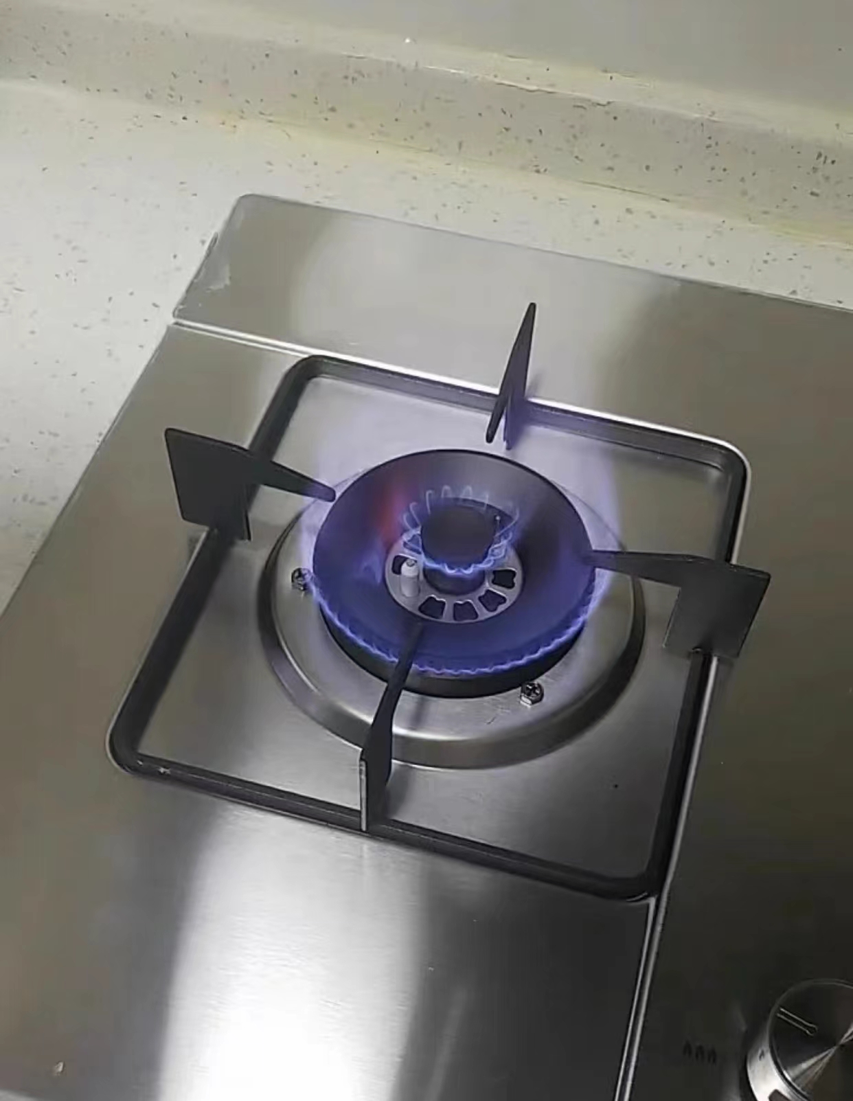 When choosing a gas stove, it is to "buy four, not buy four