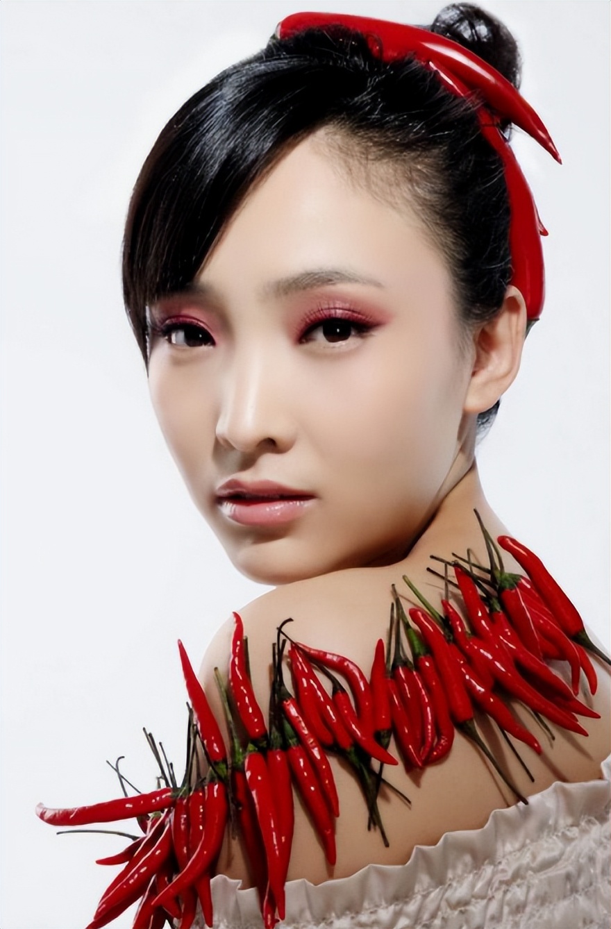 演員白靜：27歲嫁入豪門，懂事兒媳婦，為何被丈夫3刀斃命？ - 頭條匯