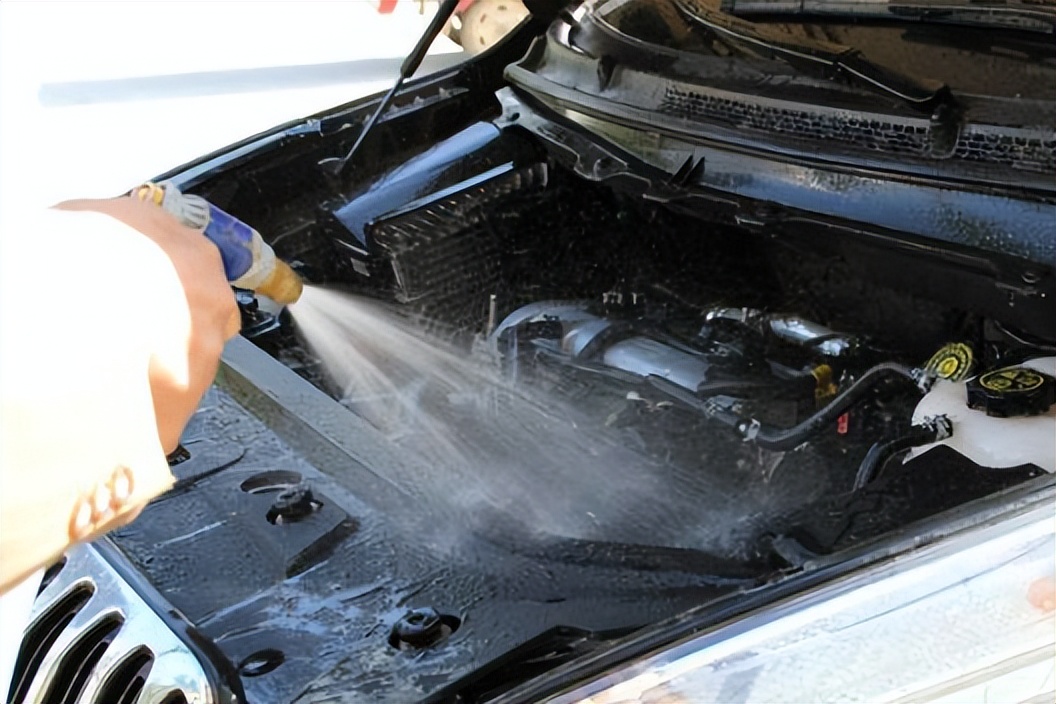 When washing the car, do not touch the water in these places on the car