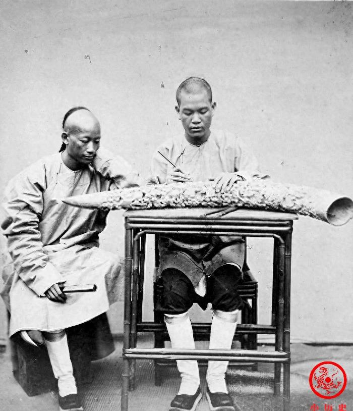 Old photos from the late Qing Dynasty: a military attache wearing armor ...