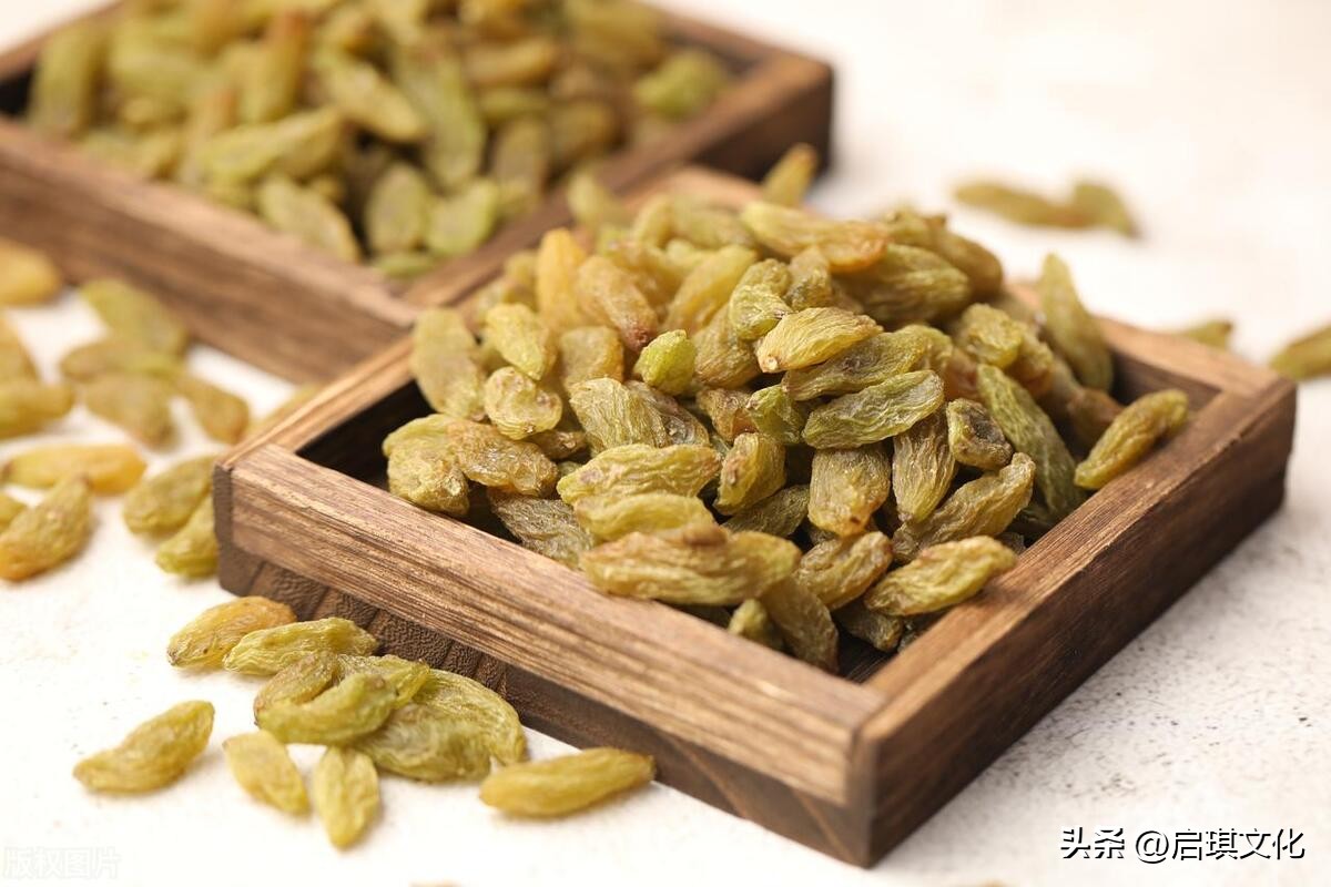 Do you have raisins at home? It's not too late now, many people don't