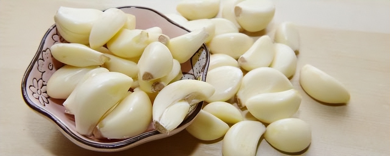 Can prostatitis patients eat garlic?Which foods are more friendly to prostate health? iNEWS
