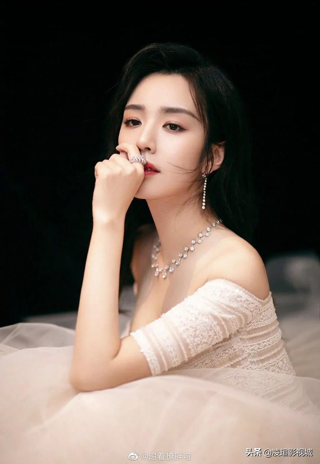 Star wallpaper picture sharing: Wang Xiaochen (1) - iNEWS