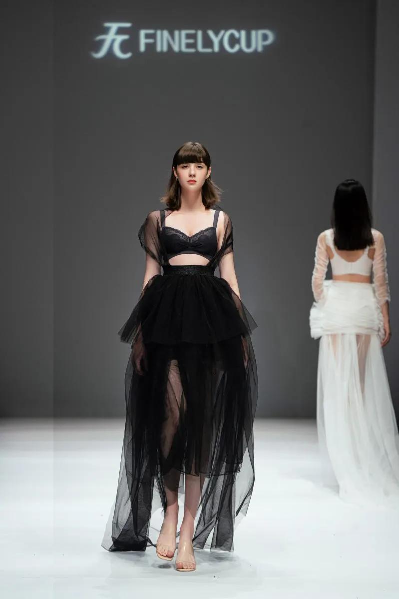 In the sultry summer, the underwear prints?Stay cool, just use