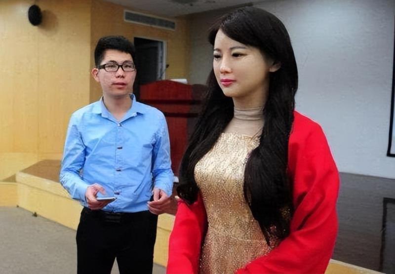 China's first beautiful robot was born, and customized a robot wife