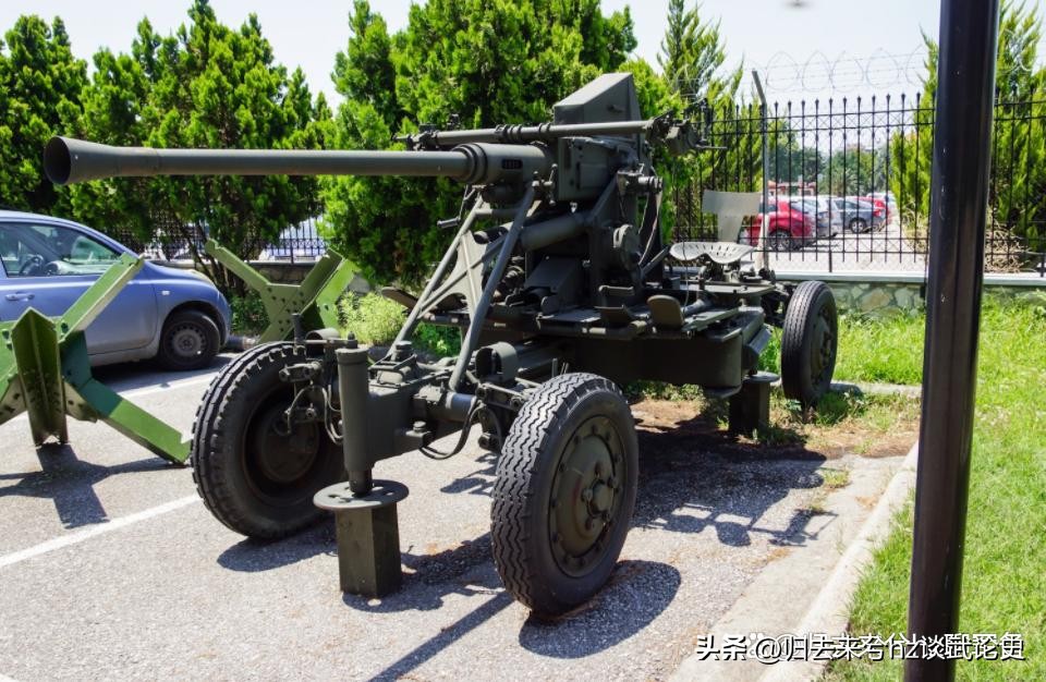 Three companies of Swedish guns - Swedish Bofors 40mm anti-aircraft ...